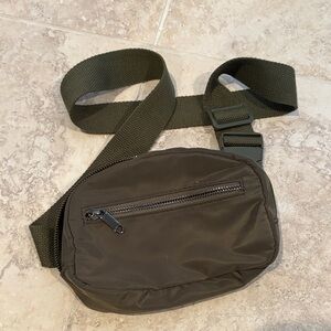 Wild Fable Dark Green Men's Belt Bag